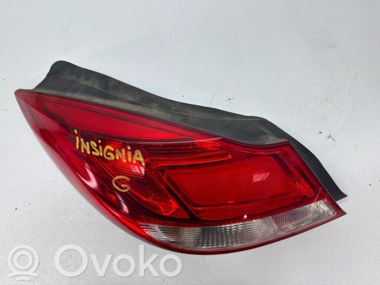 cfca42aaab2a4b7f92cdb5154a8c71fb-7f7bfab9484de58243d2ec64fea5bdb4_rear_tail_lights
