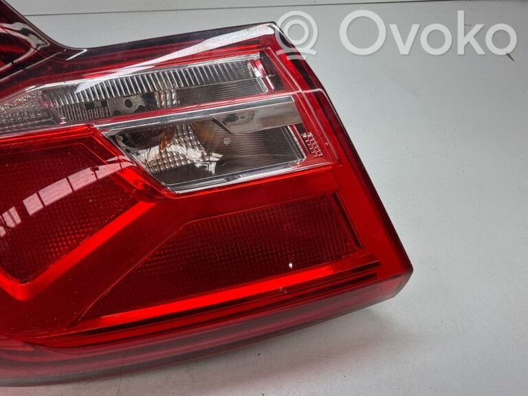 d02f316c8fb5b843984933553f028d33-0abf32314a7262df52becc77e7d45293_rear_tail_lights