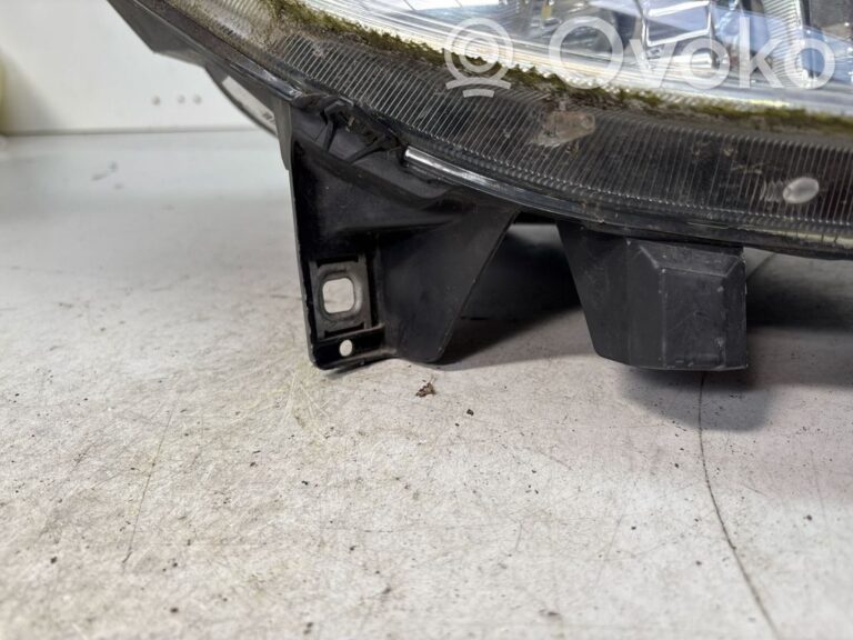d0a630db1690a38693c617c55a2e0bbd-8824951c6b7569584395c28ce6adca7f_headlight_headlamp_dust_cover