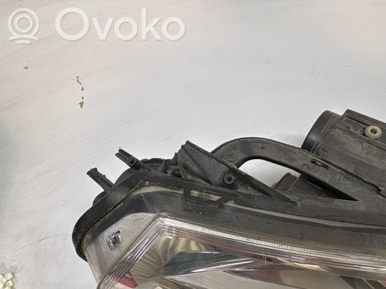 d25e4aa883f07c0f0e8dc41caa01a376-81ddf7729e6d76b511ae7e2218f614e6_headlight_headlamp