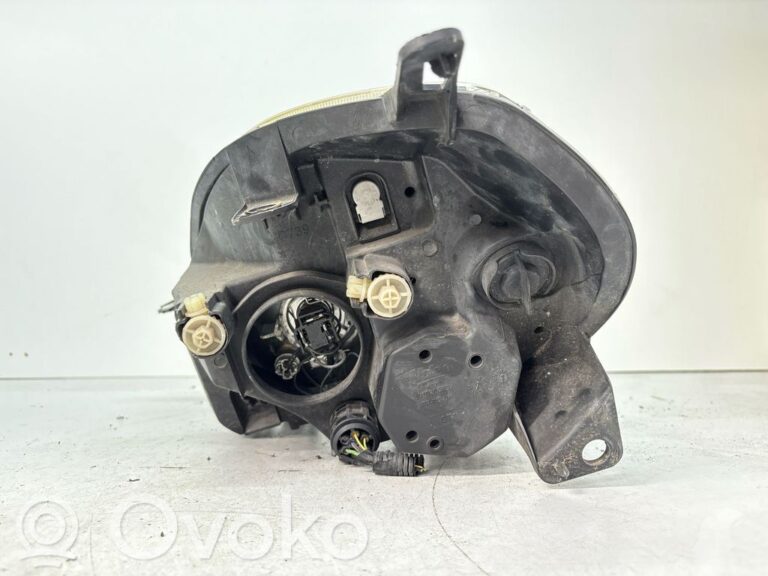 d2f4e2ea3a18903309232ed265d657b7-857d237903df3dab6e7529bdcc8a2eb4_headlight_headlamp
