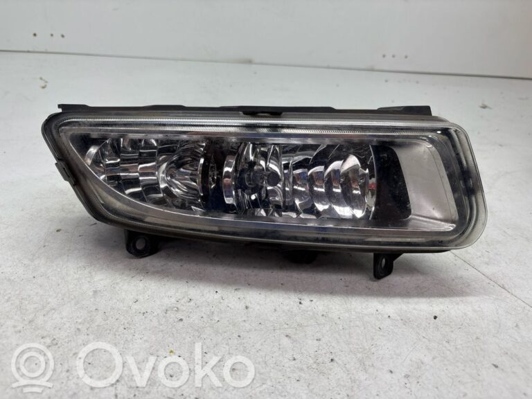 d33037f47469004c34fd56983ca5c32c-6c5f6a1eb61889173fa29b584830c14a_front_fog_light