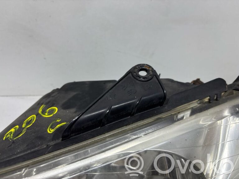 d42eff7d7f247a19451f95b96f91e7c7-39728992249cc2b25105755edf8d0961_headlight_headlamp