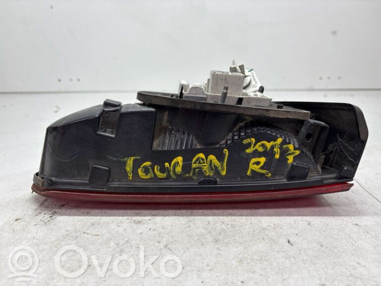 d4607483487460415123382054bc7184-b8c49cb4496cb1a8d0e2718941f53ee6_tailgate_rear_tail_lights