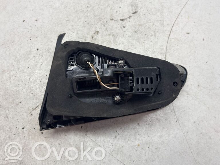 d495364e42e6ffa7de4d90f00b411ebd-9840e24905608c13bbfd5fa16f154a0a_tailgate_rear_tail_lights