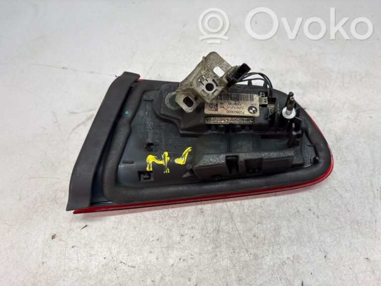 d545a87a8b8bae91da85dc6c1d3b3ec3-97c1f0097c9d5d77360947d691dd7236_tailgate_rear_tail_lights