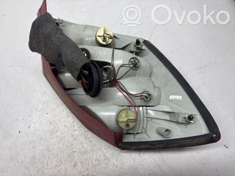 d558897661173df78a0da2077e549678-c5150ecedcaf68fd49979f2a255978a6_rear_tail_lights