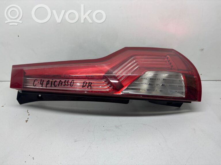 d5cea9478c49c191af1d235a0adbe9a5-611788fb095dced6dfe5bc98074ec012_rear_tail_lights