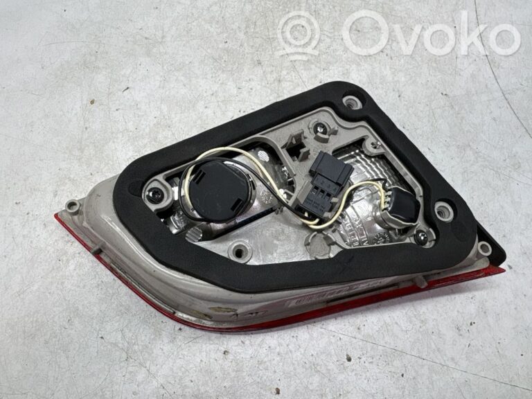 d61811ece734632734e02b2d8bb7b21e-6bb1da460adab2f69ed581afbc375085_rear_tail_lights