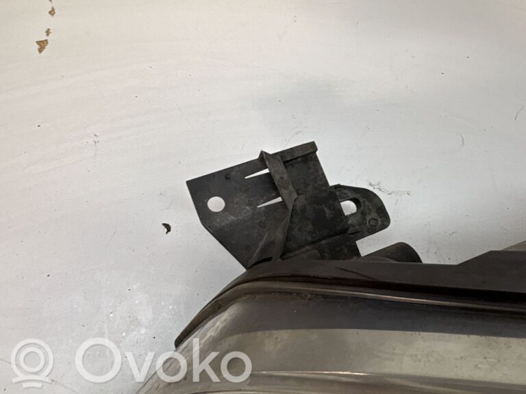 d6e4de2932699c02ab82216fd5a2bad9-2b3ec6a99e29e38b18e7cb2a1645430c_headlight_headlamp_dust_cover