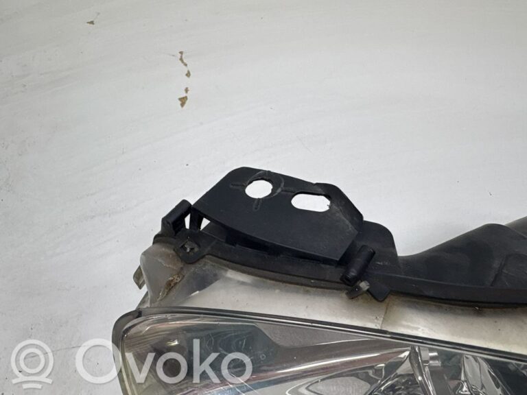 d7b4c89c6c34433dd026673169e51a07-22c6f967a361442ff85bc332dc5e9f1f_headlight_headlamp