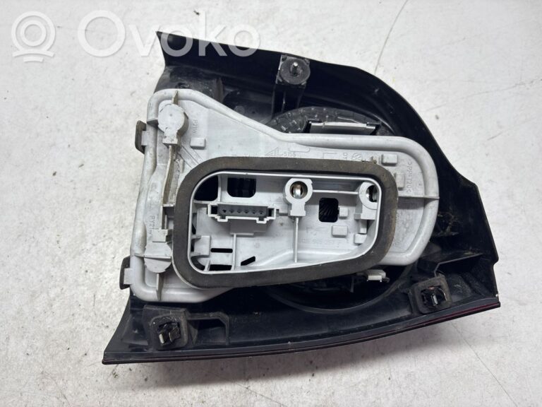 d85d7c3dc815edb969c04670bb3ba5e7-6639aa6c102985b7db2c4419f3620307_rear_tail_lights