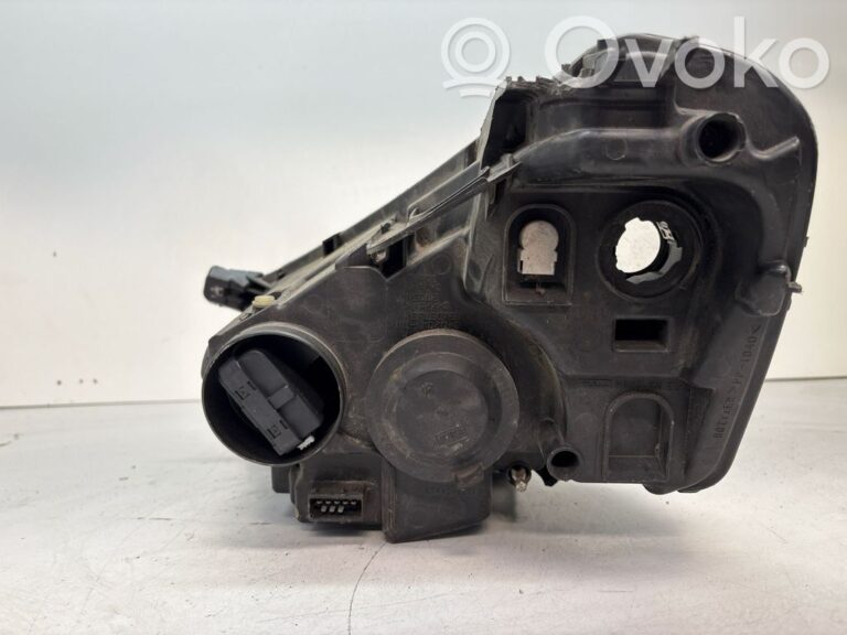 d88d61ed38d9985dc59537b1541d885f-97ab91ec4f1a4dad9027f8b208ebe17c_headlight_headlamp