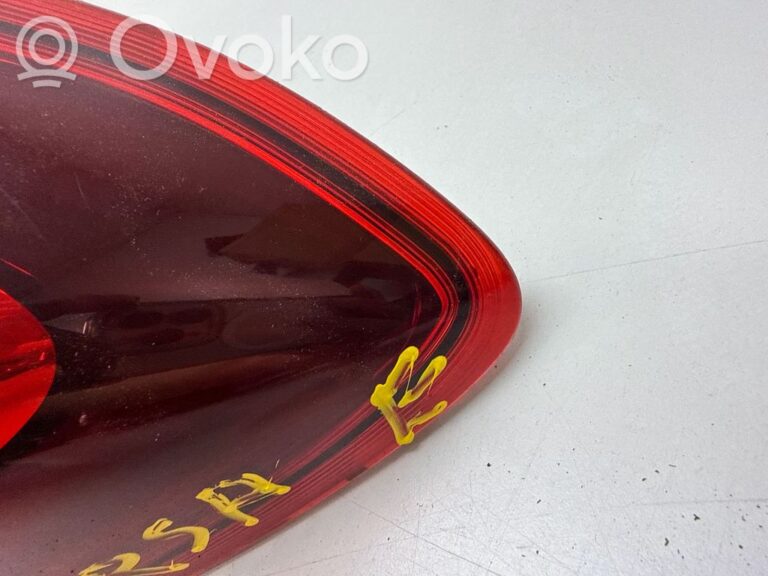 d93ea7950e1e9eda03d734b4dd53fc03-08817d09b1ef91266fa384f038b19e49_rear_tail_lights