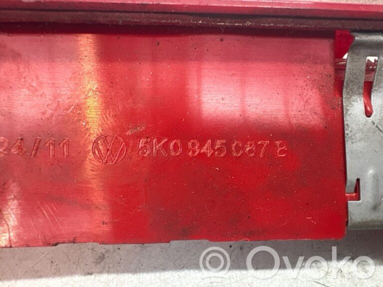 db18c78c7eacc07d6f0369489d1301f3-60b90e593075a825b11b7209c228c1d4_third_center_stoplight