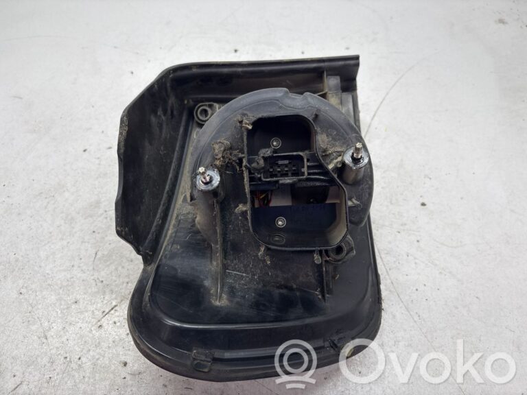 db66cba082e6894322a8f4d3aa22eeda-a9e57993b288fdfe5a1b0b23563ce44e_rear_tail_lights