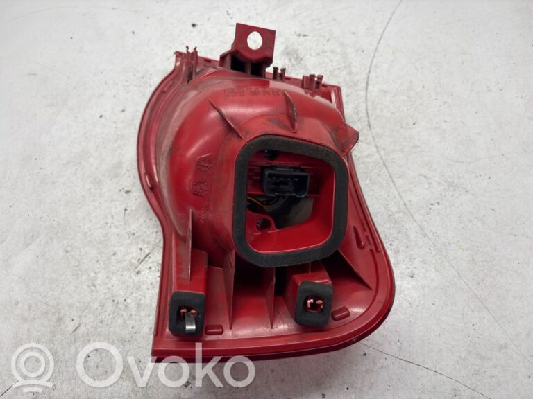 db69c2199ed5b51fae21c2064674335a-42abc917be50fa8a5dc25641637b3213_rear_tail_lights