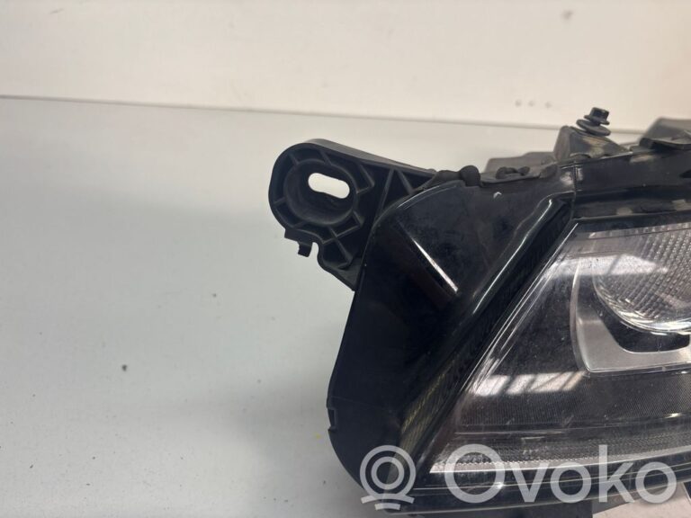 dc21c79ab2ef0f124fff2de3242c889b-d82736460a4780313f19ac435f9d0496_headlight_headlamp