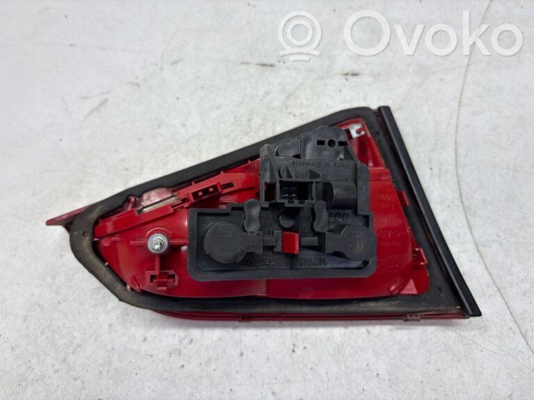 dcdf7510b4813cb8b30414429dce8e95-8d46eca299c62c894294ede8d6740f0d_tailgate_rear_tail_lights