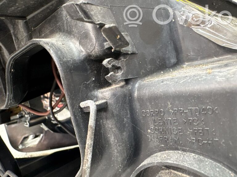 dda310cf9805fb4f8e48b2bced0a09b9-5b8c8e66304875019bde0288a968198f_headlight_headlamp