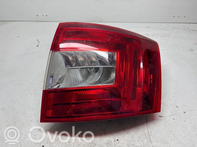 dde78c44a2d4873236da16f8802aac99-db27e6e7fe181668a907f6f0d345ecee_rear_tail_lights