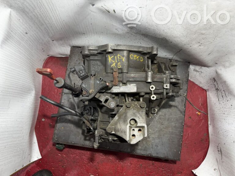 de40a22c79430ebe76114c552f3a4746-704672573b7d6c3e0d9d7780ada17329_front_seat_light