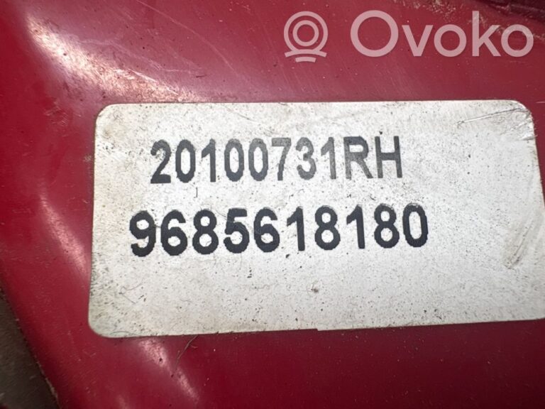 de8f1462ca565f402662704efa022fd3-5777b074b399111f9a5b5aa16a49ad6b_rear_tail_lights