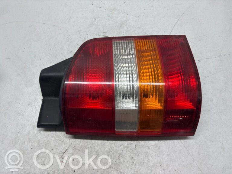 deba98933f4b80576faee494927c8dbf-00e0b6ba76f4b9e6744bb92dac7b9fac_rear_tail_lights