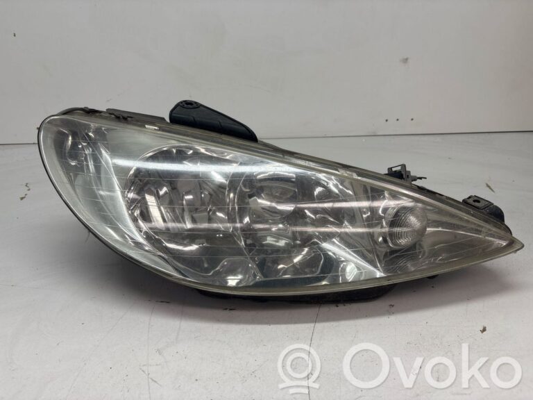 df6998d25bd2dbb8a6eb8090c5da3bb6-b80cf5e76fc2bbc414f746c0a5ee5d77_headlight_headlamp