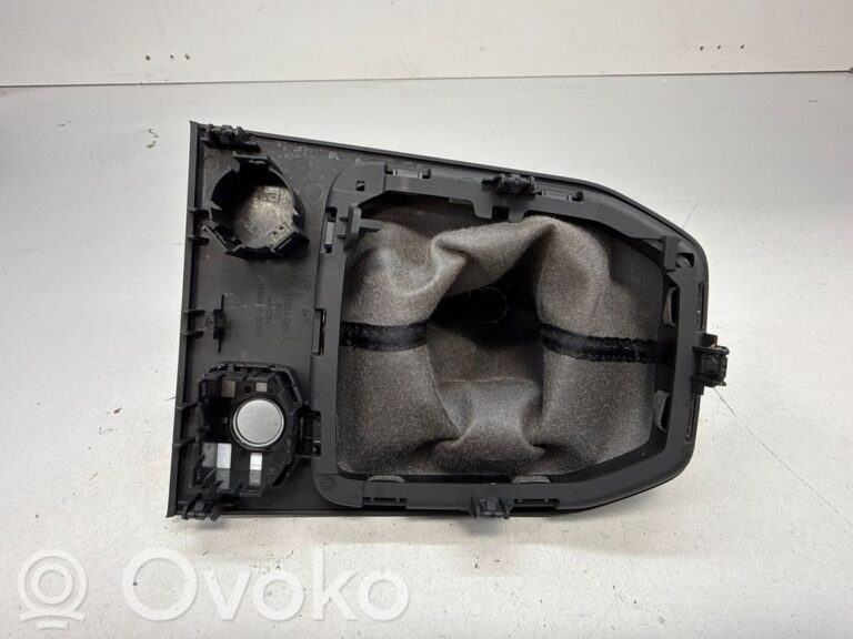 df83b59b4fecf3a39f3180b1160add7e-64d766a377686f13f9f667365ac15579_gear_lever_shifter_trim_leather_knob