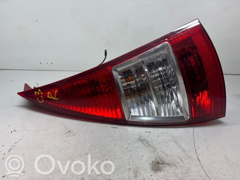 e02070bdc7def150587090b9a1d2c259-6b7d2d5b5b68e124d50c38abe0d88fbd_rear_tail_lights