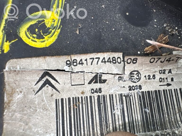 e146eb9b7e44bc675e3de48f2ade1578-cada510dc226a4bce2a06bc729fdf9c2_headlight_headlamp