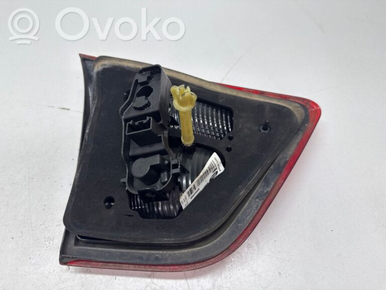e1e91cabc01f4a6134825079bbdc3b55-21390b7e18060eb04db3de9370a4961b_rear_tail_lights