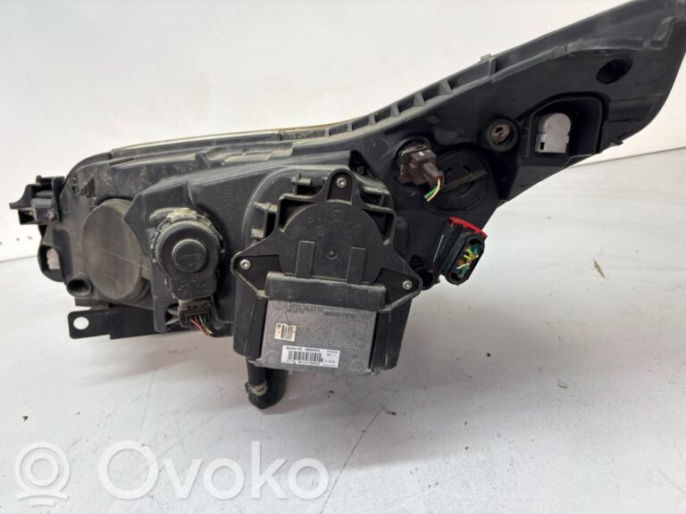 e21778dd6df0849c73439bf1898f384f-bf183ab9619d0a6c6cc329f857f34201_headlight_headlamp