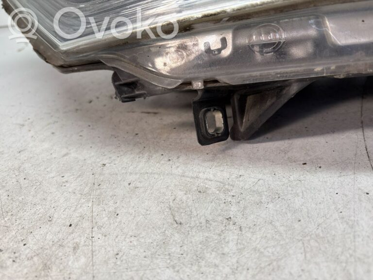 e2794f85565817e6fa1177fd70ec53e3-be3eb59cce3377b642768f121d84c597_headlight_headlamp_dust_cover