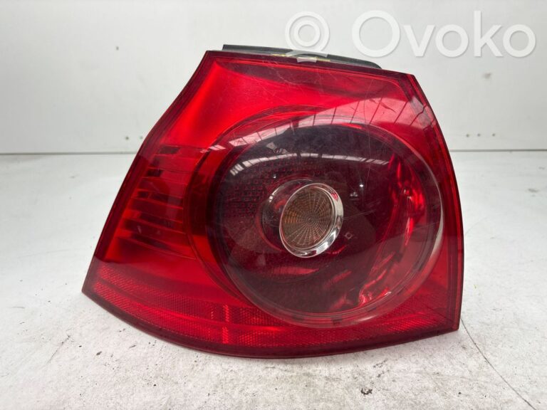 e2e3c2c806ac60daf7d96d29e1b39e5a-f9ba7c50d77bd3d8572d79695ce20805_rear_tail_lights