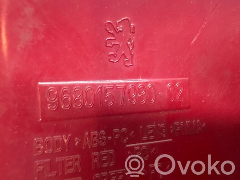 e30db9389487bc1430514851b43b1972-1b5e4626240b67c35b7db881fd5eadd8_rear_tail_lights