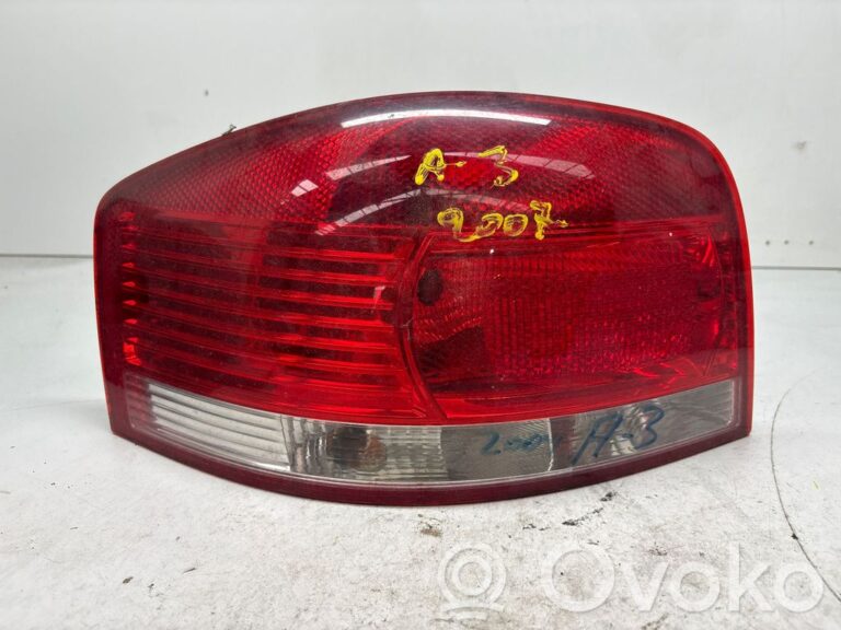e3194d24cb9b27ebb5de25b48a96e6f5-afef6a229a3e844e67b5f7df8bca11a8_rear_tail_lights