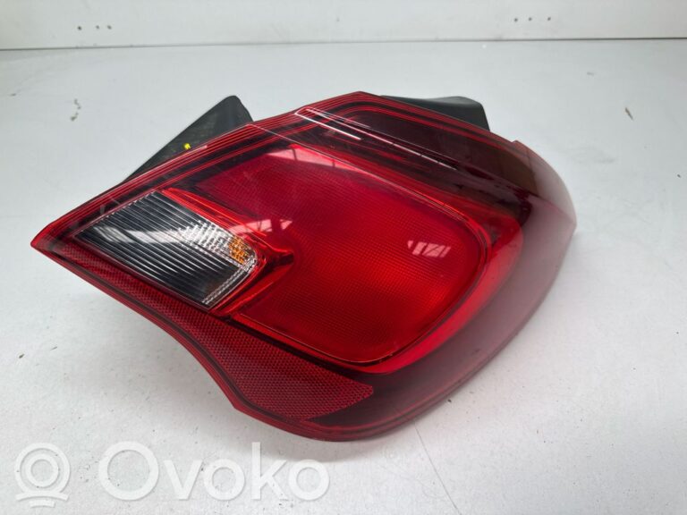 e31e169b958a2a8ecd2c5f2995f5c89c-d69af6cc31dd0a155552ed2b3ddfc94f_rear_tail_lights