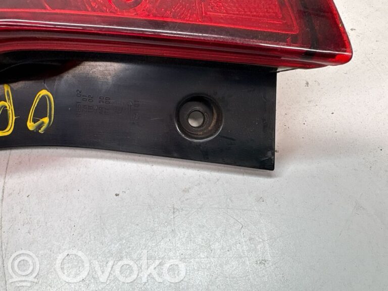 e3acb90b78bfbca3ac865a5e67305ce7-035017f6a8f4ecf69ee9aec6947ffe55_rear_tail_lights