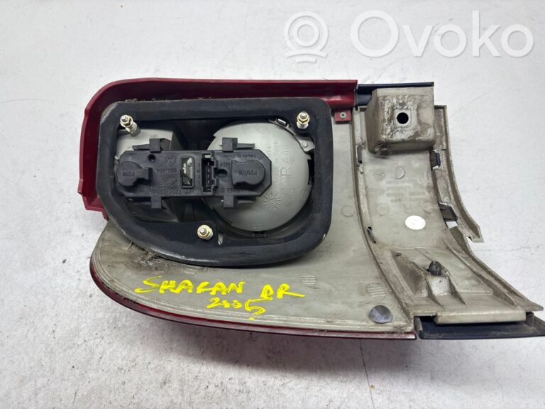 e3f52943278bd10a540c8db38825cd75-f1105271ade73da95079c65b942c3fde_rear_tail_lights