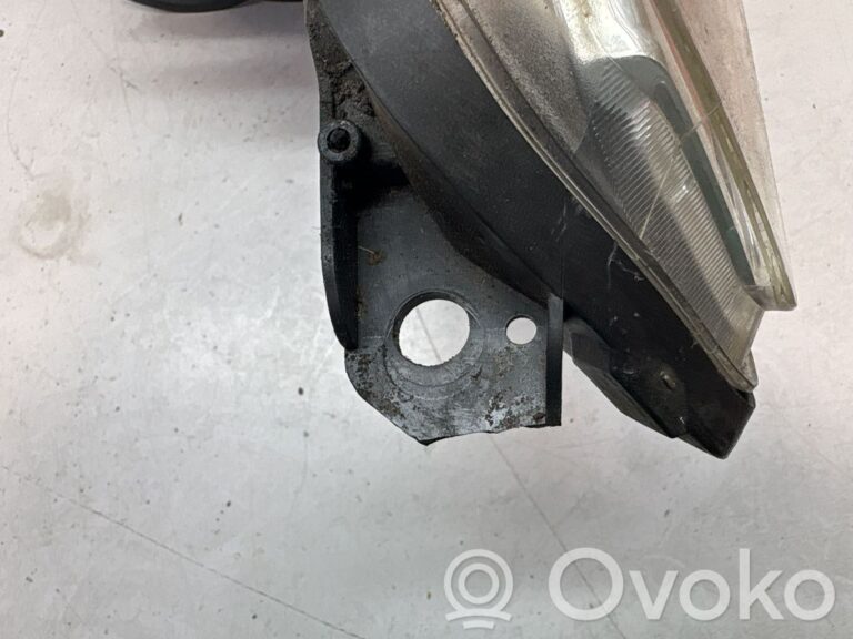e4065a45e853a3580301112b92135259-a7da90f82aa9d3070b2ba2ec01979431_headlight_headlamp_dust_cover
