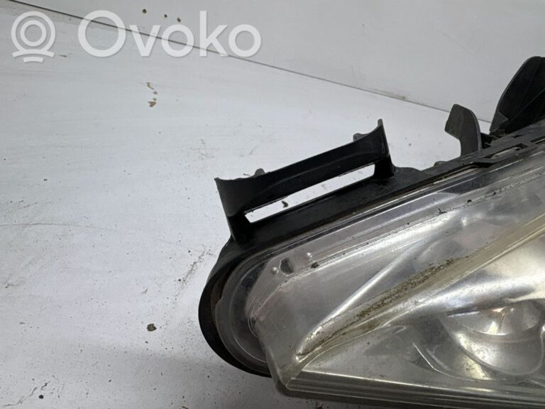 e451eb7c6144e73fbfb583b4d904cba3-5246797ad6aebfcf3866142a3f1b1702_headlight_headlamp