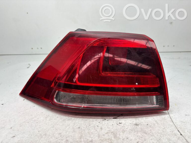 e460ebec1ba7c34cc5a2406610ddc9f5-a08e3fc51c2c29accdfc3282978cfe78_rear_tail_lights