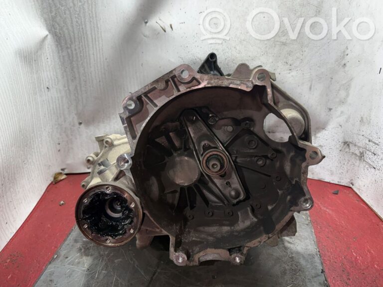 e4947528e60663f41684ef4985e04e6b-f75173ffcf6cc8863c3d9868497b9ebd_manual_5_speed_gearbox