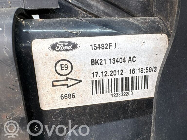 e4ee1e63b017108ce4c08bababa7d504-426a98eb56f49f21377b90cac0a08ff6_rear_tail_lights