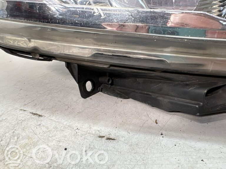 e57105b091f7b90c6610c3bb9eee009f-8523bc278352a516b249934f39fd1aa4_headlight_headlamp