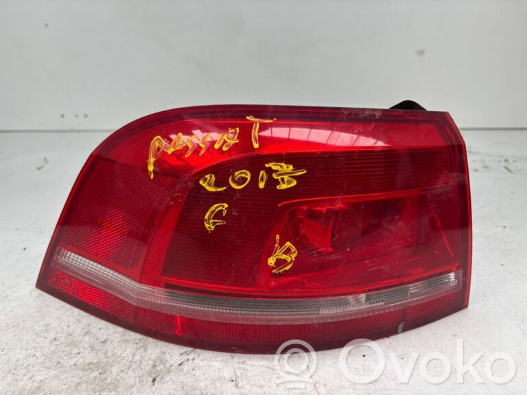 e6092267e992c9eb9ccf257cc4066330-5d0ef4eb0a1e53edadd8ae394b101417_rear_tail_lights