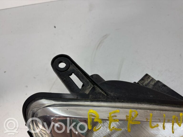 e6479a90db96837ec474fa70c33bf349-2c0aeb2b029431361dfc2e3d12d3e769_headlight_headlamp