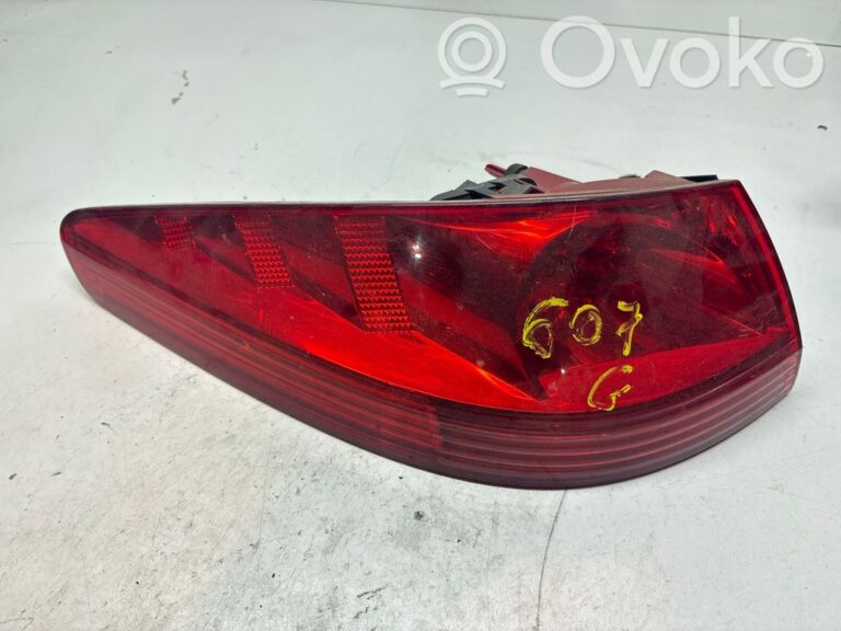 e659f83cea9aa6970d839cdedd884158-16916cd54ae810e01a394fff11b3c1c7_tailgate_rear_tail_lights